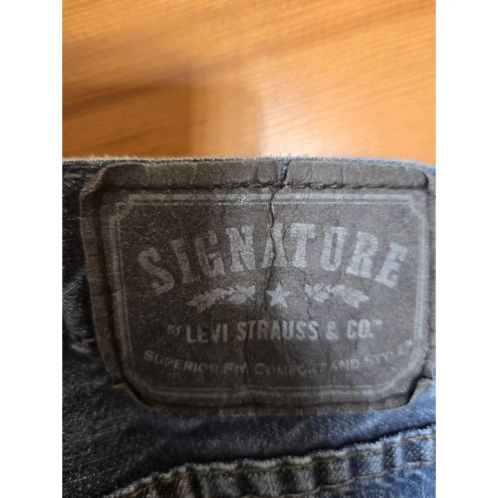 Levi Strauss Jeans Signature Series Taper 36x30 Lightly Distressed